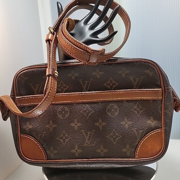 Louis Vuitton Handbags - Authentic Louis Vuitton Monogram Trocadero 23 Shoulder Cross Bag  FAIR CONDITION